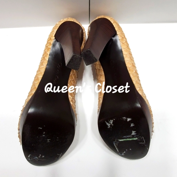 Calvin Klein | Women's Snake Embossed Leather Pump - Picture 6 of 8